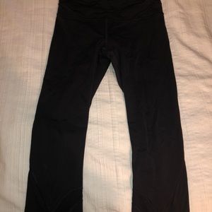 Lululemon black cropped leggings
